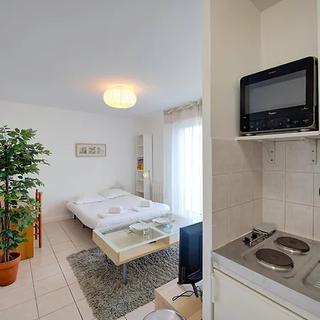 Le Triumph 2 / Halle De Apartamento